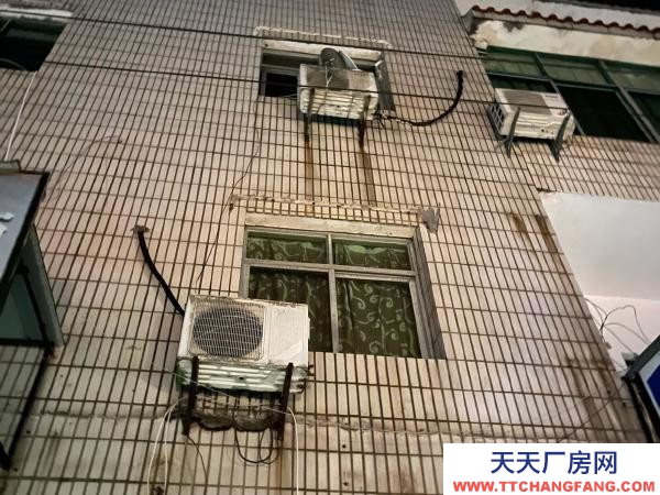 (出售) 南昌进贤县-此房1-5楼店面和住房一体水电齐全急售
