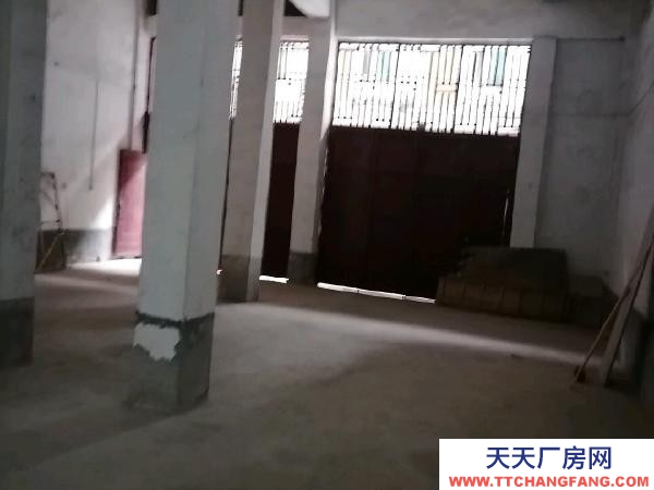 衡阳市祁东县层高6米，进深13米，水电齐全，带卫生间。