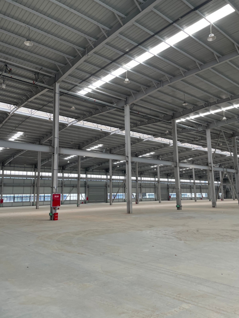 厂房招租，约10万㎡单层钢结构标准厂房，欢迎实地考察