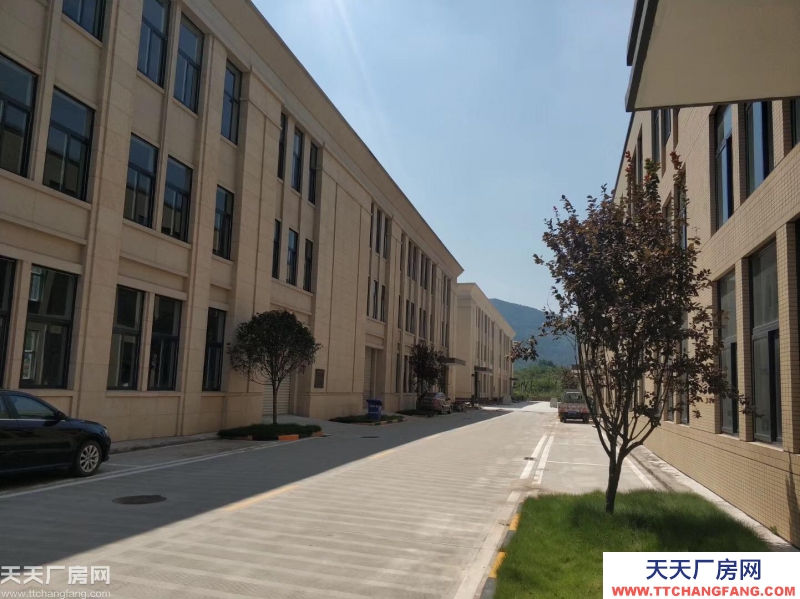 《出售标准厂房，独栋50年产权》{可按揭，低首付}