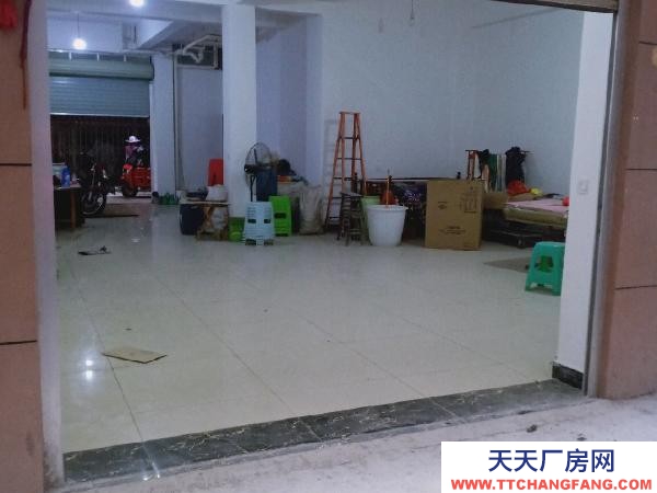 (出租) 路口第二家。可做仓库也可以做住房，还可、做快递，有卫生间。
