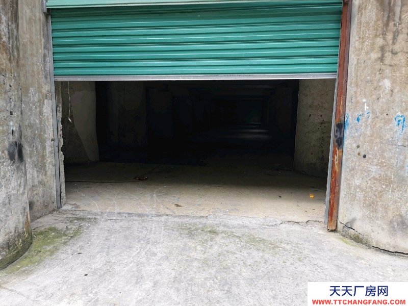 遵义汇川层高4m，交通方便，水电齐全。