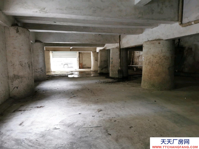 遵义汇川层高4m，交通方便，水电齐全。