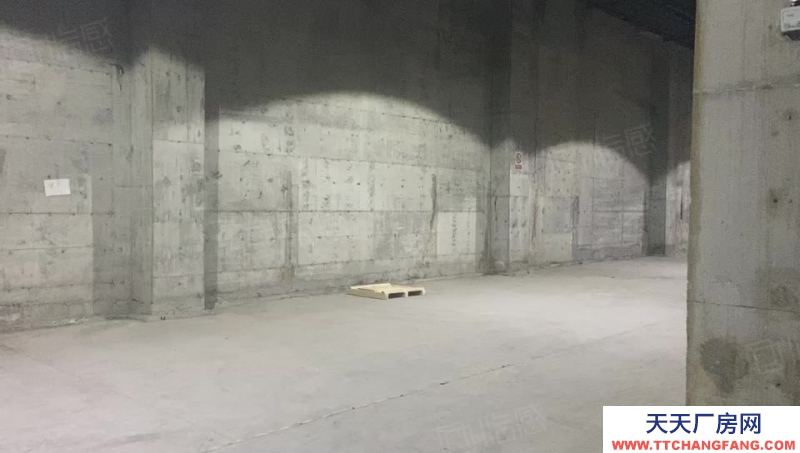 (出租) 渝北空港皮革城仓库，证件齐全，配套设施齐全交通便利