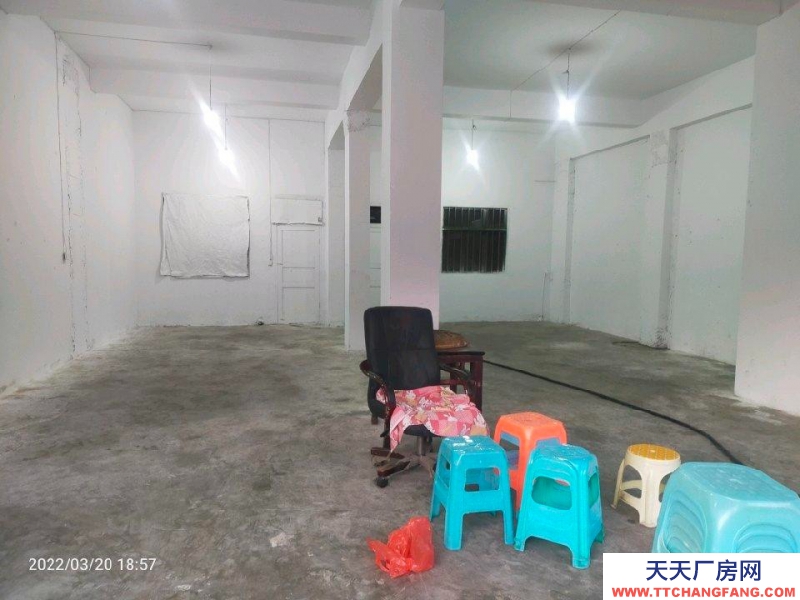 (出租)钟山 交通便利，可作门面、仓库、厂房。