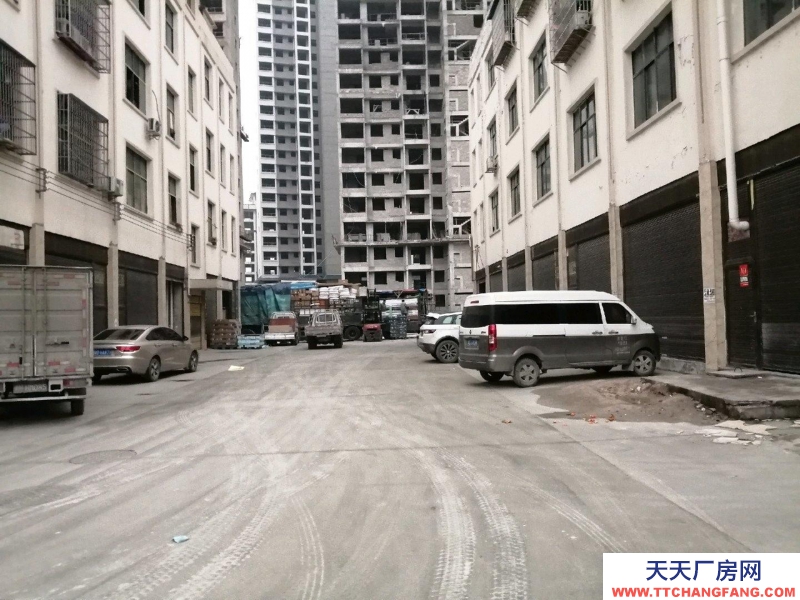 交通方便，铜仁城南高速路口，非常好的仓储物流园