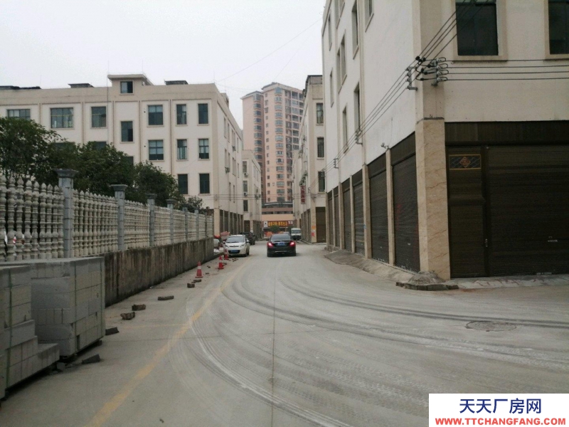 交通方便，铜仁城南高速路口，非常好的仓储物流园