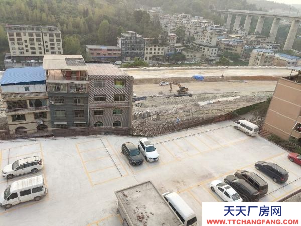 云岩金关数博大道旁一楼1000平300平价格面谈