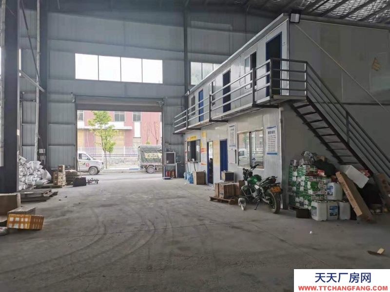 主干道边，高12米，可卖500或1000平米。