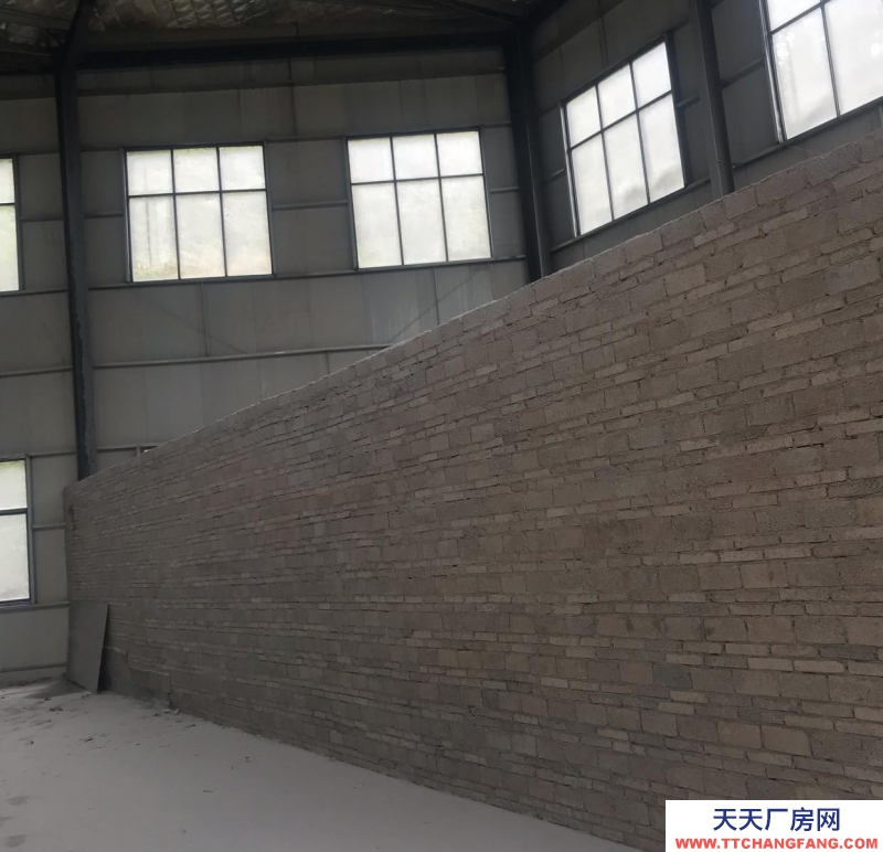 黔东中学背后微小产业园仓库出租