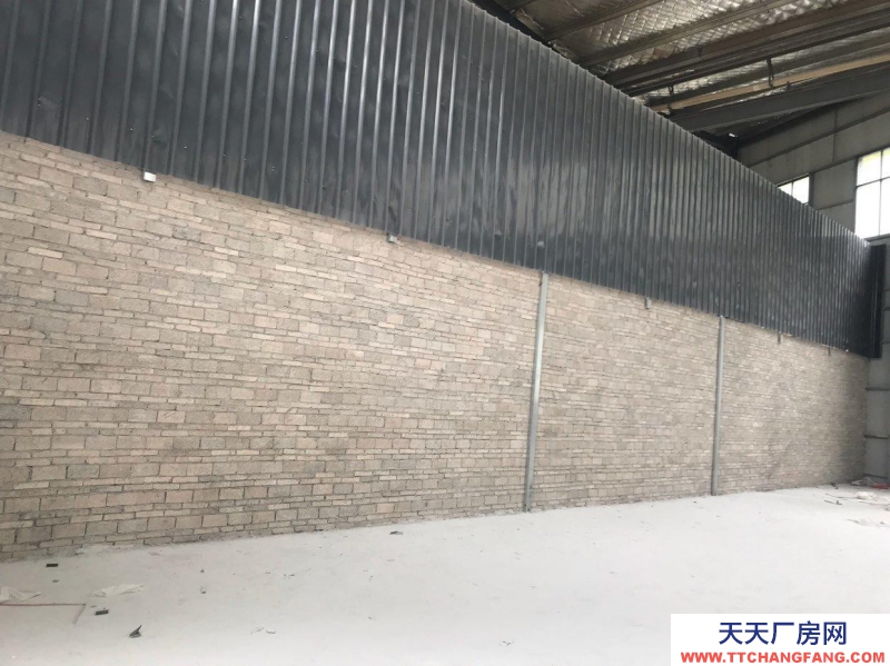 黔东中学背后微小产业园仓库出租