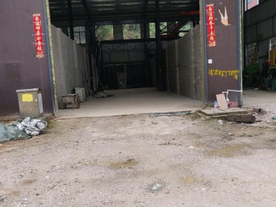 交通方便，路面很宽可以进大拖车。图3