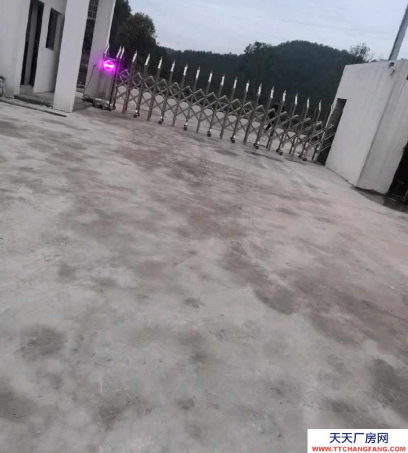(出售) 土地证，环保证，规划证，齐全，水电路方便，