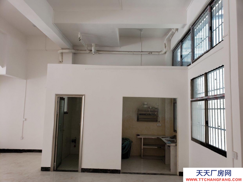 (出租) 安龙新车站对面仓库出租