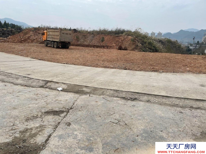 (出租) 一楼两间门面约90平米有卫生间外面场地有800可用