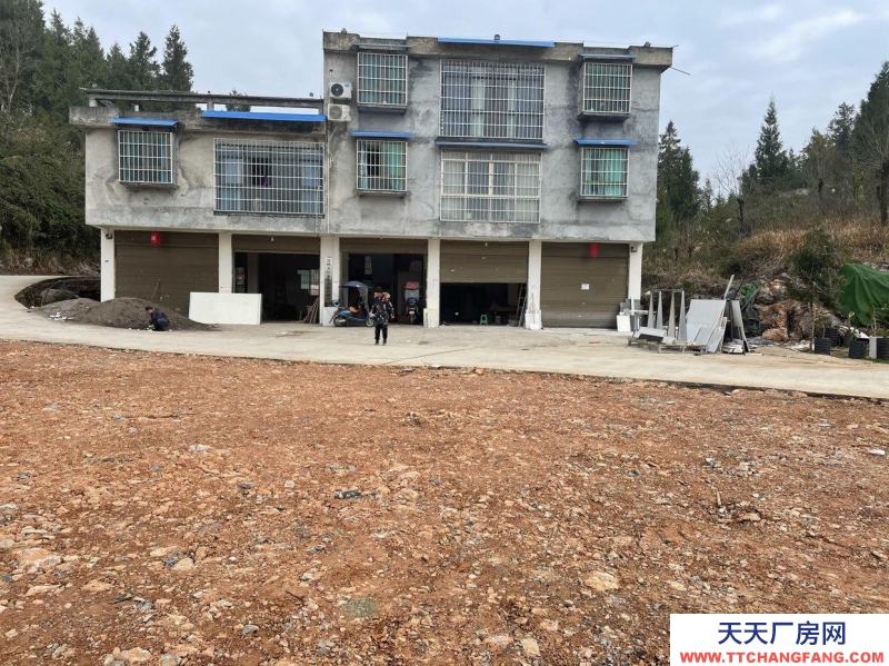 (出租) 一楼两间门面约90平米有卫生间外面场地有800可用