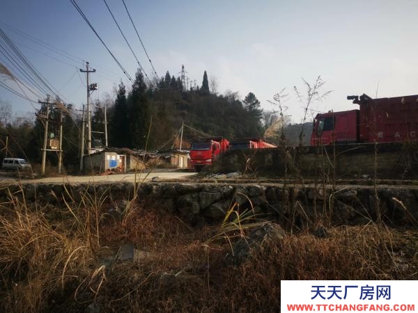 (出租) 场地有2万个平方.水源丰富，现在厂家正在洗矿。