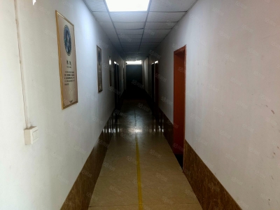 石家庄桥西安联青年城西门，独院3500平出租，适合培训学校，办公厂房等图1
