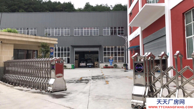 黔南龙里房东直租，厂房结构规整方正，配套齐全，适合厂房及仓库使用