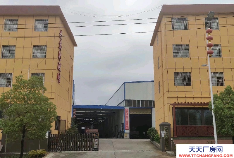 黔南龙里北部工业园现有2000㎡厂房出租，有行吊，价格面议