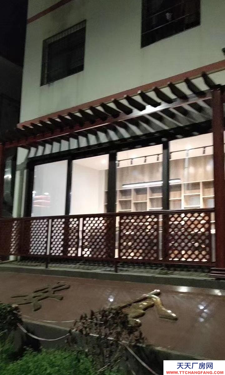 黔南龙里北部工业园现有2000㎡厂房出租，有行吊，价格面议