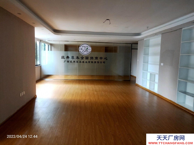 南宁市青秀区(出租) （个人）教育路临街2楼320平场地招商