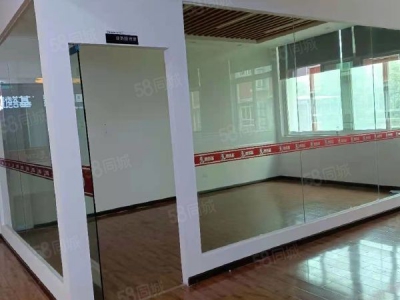 武汉江汉(出租) 漂亮仓储出租，300平米，24元业主直租，三楼电梯口图3