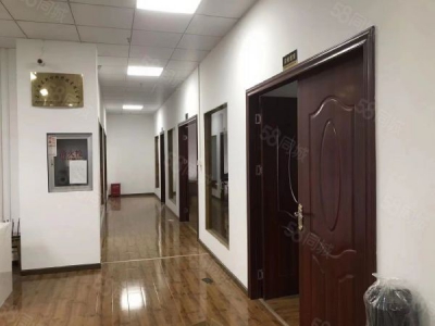 武汉硚口(出租) 超值带装修厂房仓库出租两部货梯大货梯超长7米图3