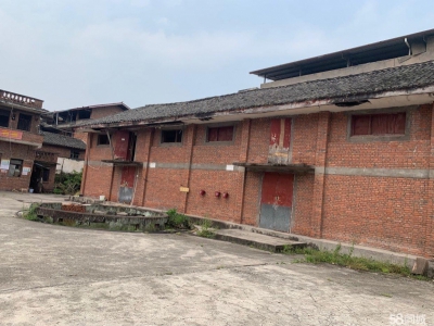 重庆璧山房屋占地4亩，有房屋4栋可做厂房和仓储。图2
