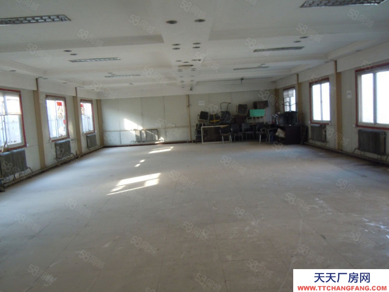 (出租) 非中介，铁西1100平可做小型物品，仓库，办公，摄影棚等价格可议