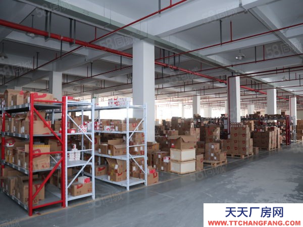 南京市江宁区秣陵地铁口仓库，丙二月台仓，一客一仓，距南站仅12公里