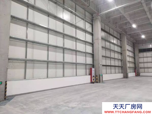 南京市 浦口浦泗路星火地铁口丙二月台库10000平 可分租 场地超大