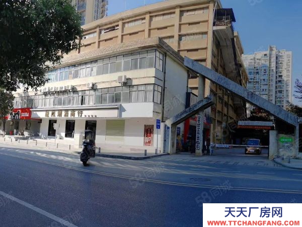 武汉汉阳(出租) 市内一环仓储园区4楼600平三镇均可便利到达有货梯有卸货台