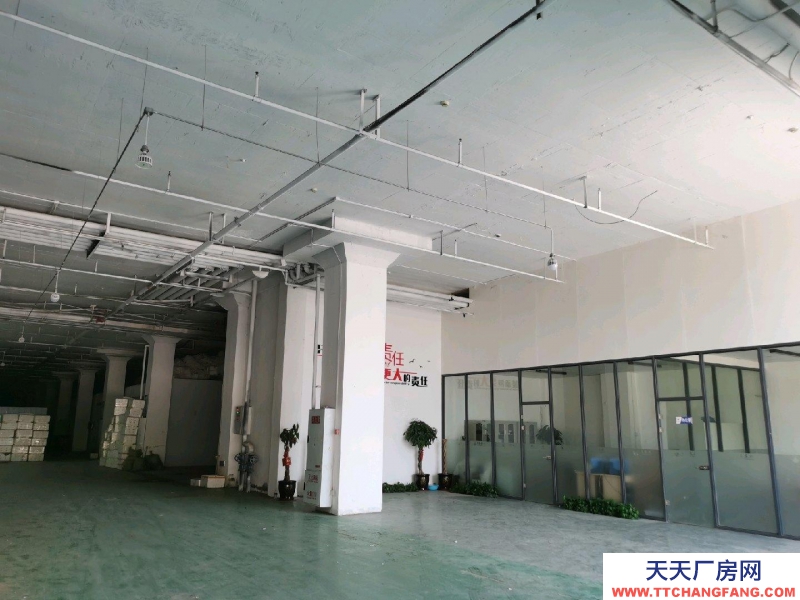 重庆江津场地面积共1000平方，其中包含冷库面积350平方！