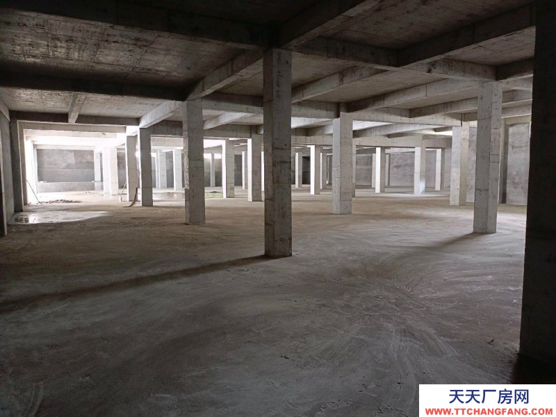 重庆涪陵 砖混结构，层高4.5米，公路边，交通方便