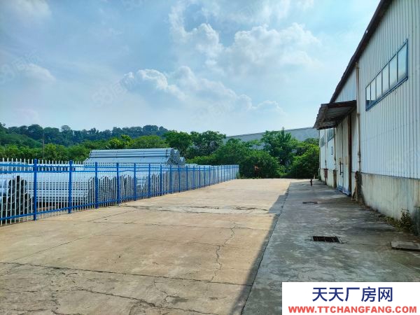南京市栖霞新港大道400平单层。适合大车进出，固话地坪。