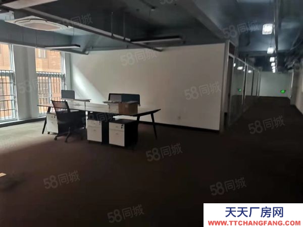 南京市栖霞区新港开发区 恒谊路1号厂房 一到三层 8米挑高 已隔两层