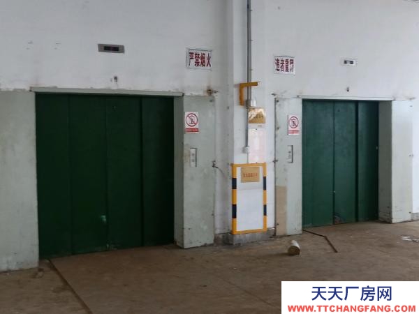 南京市栖霞区尧化门个人房源，1900平方米仓库出租，可分租。