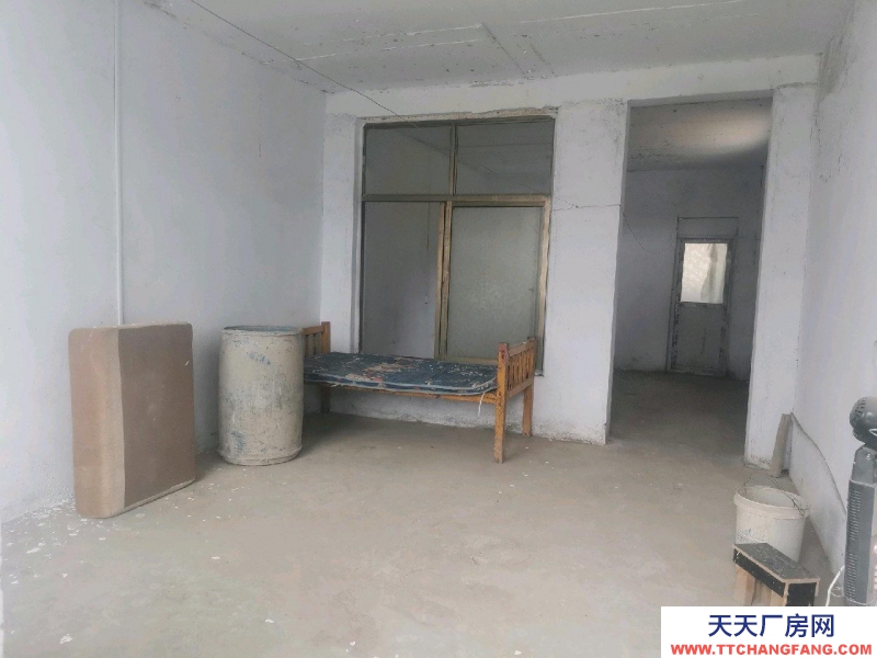 (出租) 出租港道住房或仓库60平到250平等均可，临马路有院方便