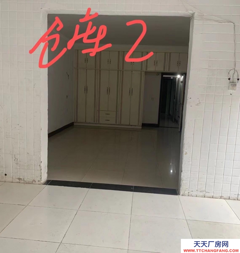 (出租) 位于V客公馆后面涵洞前面，交通便利