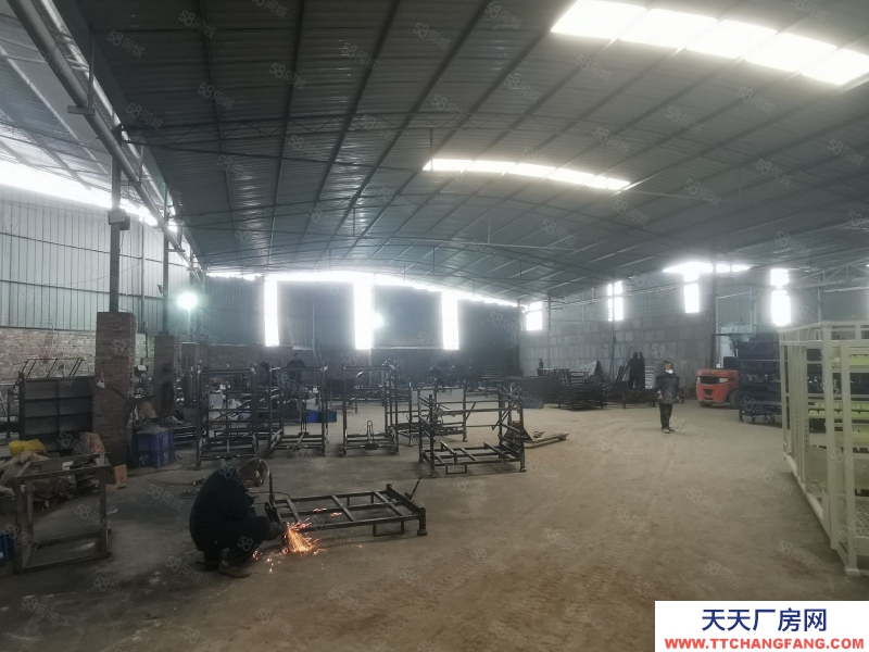 重庆巴南界石2000平方厂房出租，车辆进出方便，配套齐全