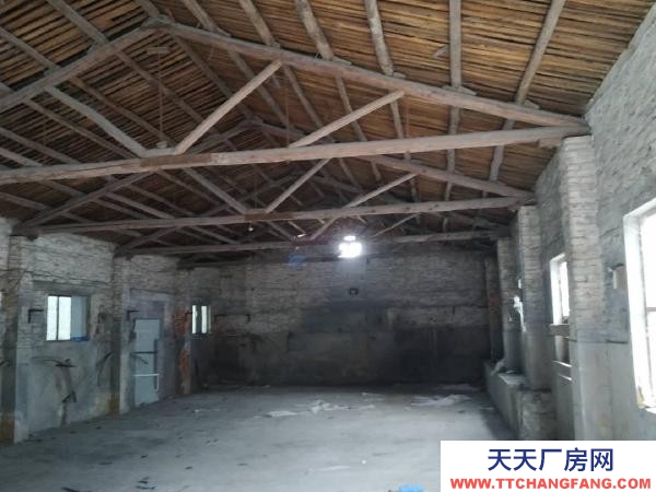(出租) 郑州中原工厂大院二十余亩，有大小厂房仓库十几个现分租