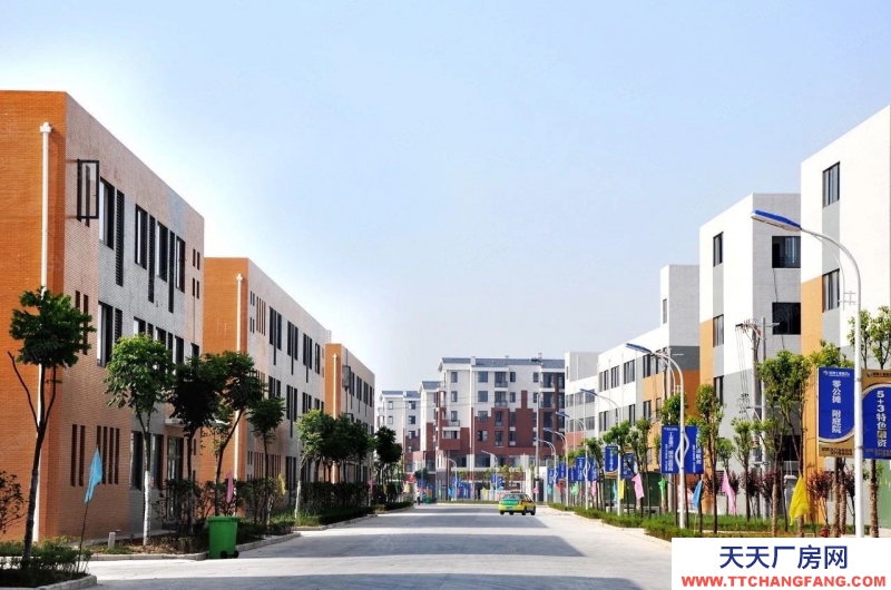 青岛市南距离机场4公里，属于核心商务区，属性高