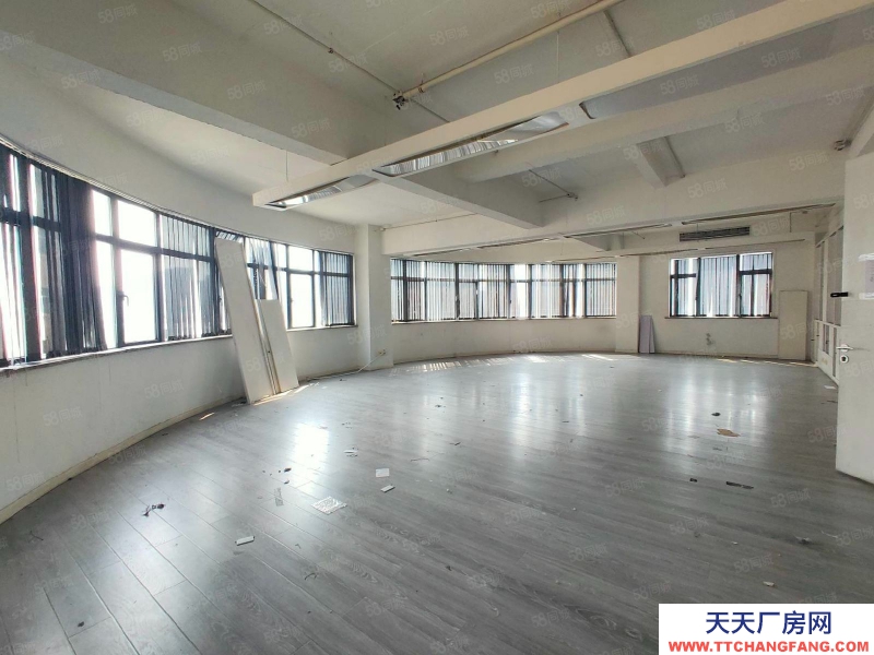 杭州上城(出租) 直租城东新城仓库330方特价处理，层高4米，后一间得房率高