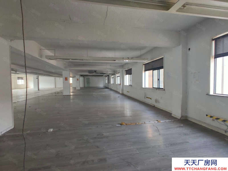 杭州上城(出租) 直租城东新城仓库330方特价处理，层高4米，后一间得房率高