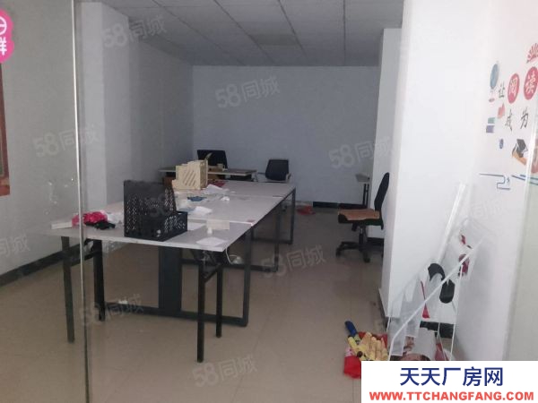 南京市鼓楼区中央路仓库出租，面积800平，车子好进出