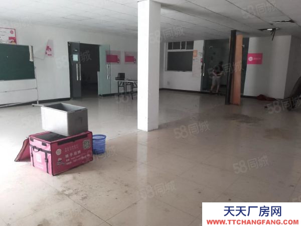 南京市鼓楼区中央路仓库出租，面积800平，车子好进出