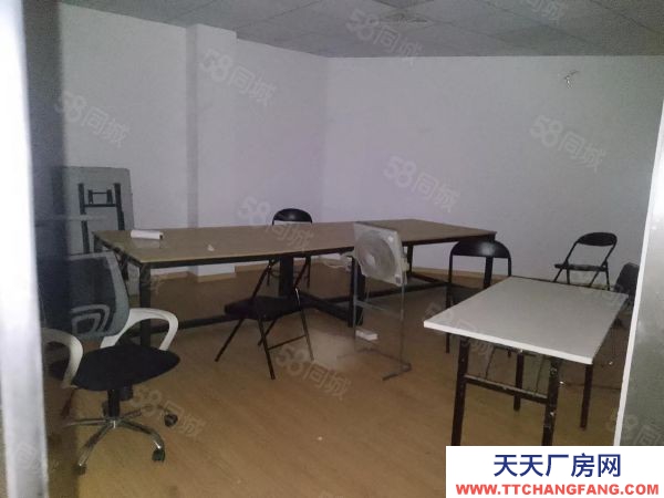 南京市鼓楼区中央路仓库出租，面积800平，车子好进出