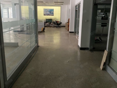 青岛市北公交站附近，有前后院，价格便宜图1