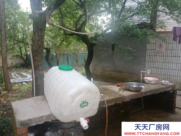 (出租) 该厂房为独立院子，占地13亩，四周有围墙